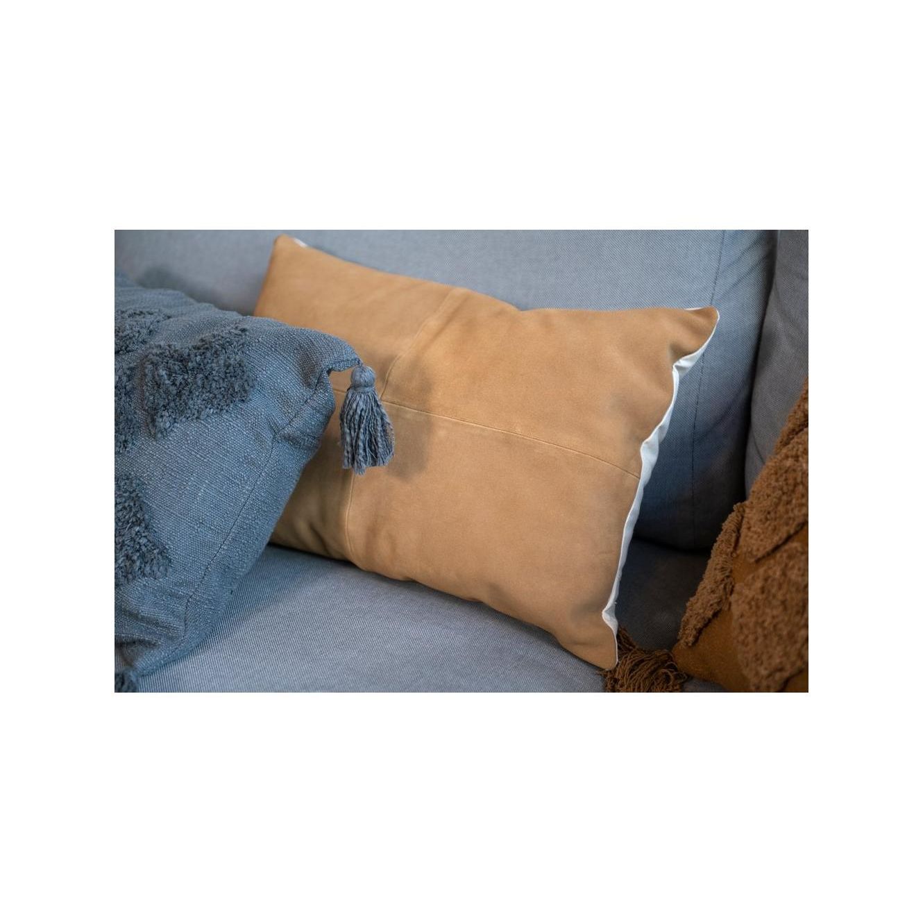 Fanni K Koristetyyny nahkaa 40 x 60 cm