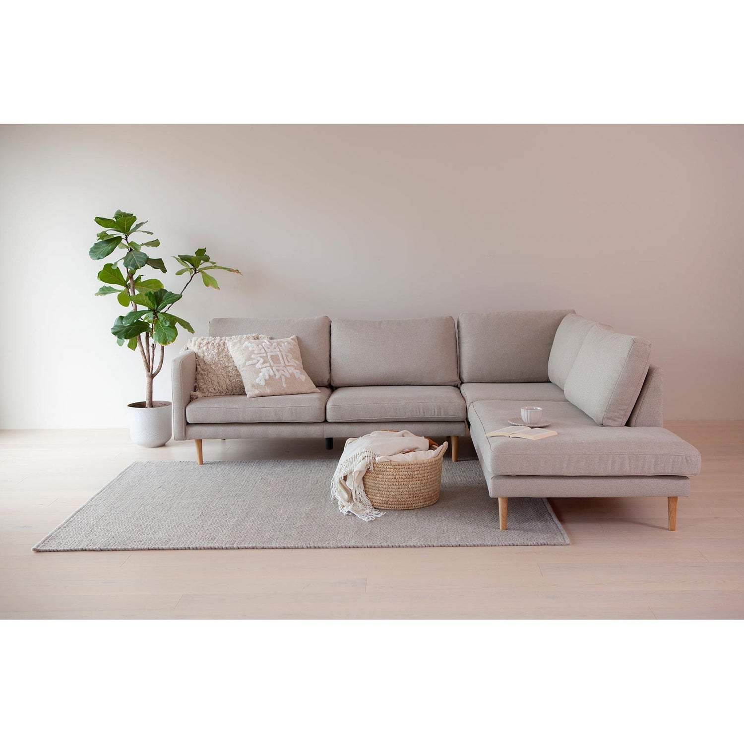 Scandic Collection Copenhagen avokulmasohva, Soro beige-Avokulma sohva-Scandic collection-Ryhdikäs-Tukeva-Skandinaavinen-Finlandia Living