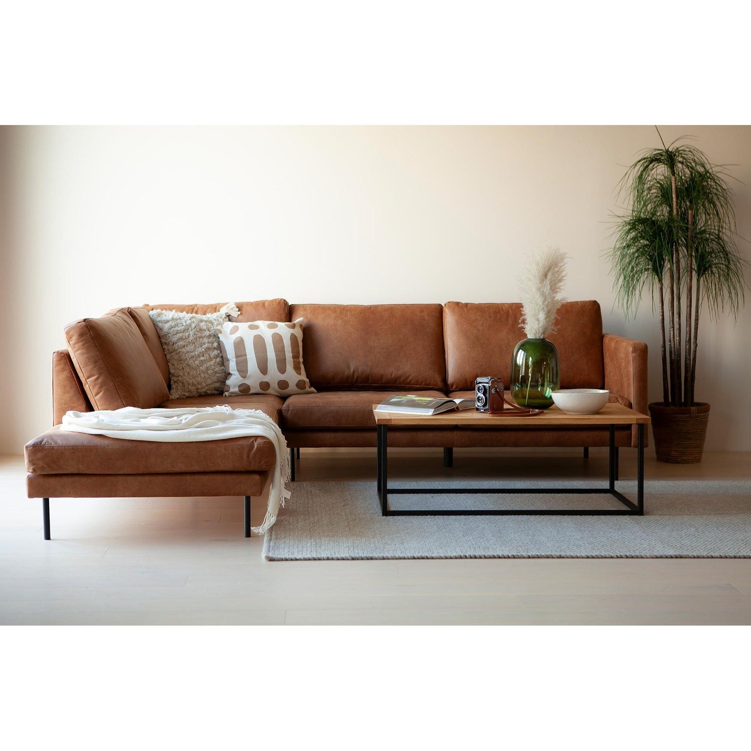 Scandic Collection Copenhagen avokulmasohva, bonded konjakki-Avokulma sohva-Scandic collection-Ryhdikäs-Tukeva-Skandinaavinen-Finlandia Living