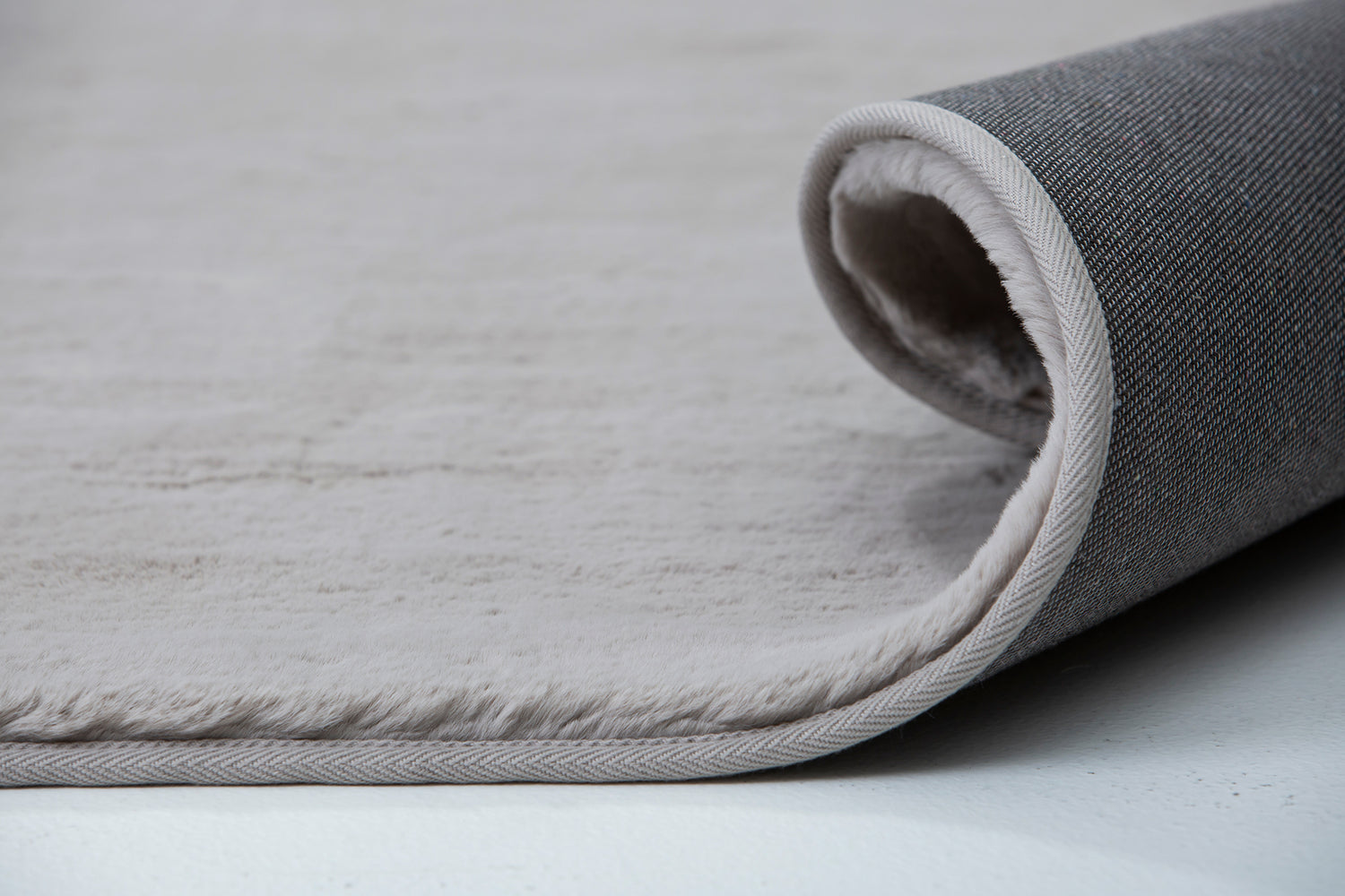 Pehmo, matto beige