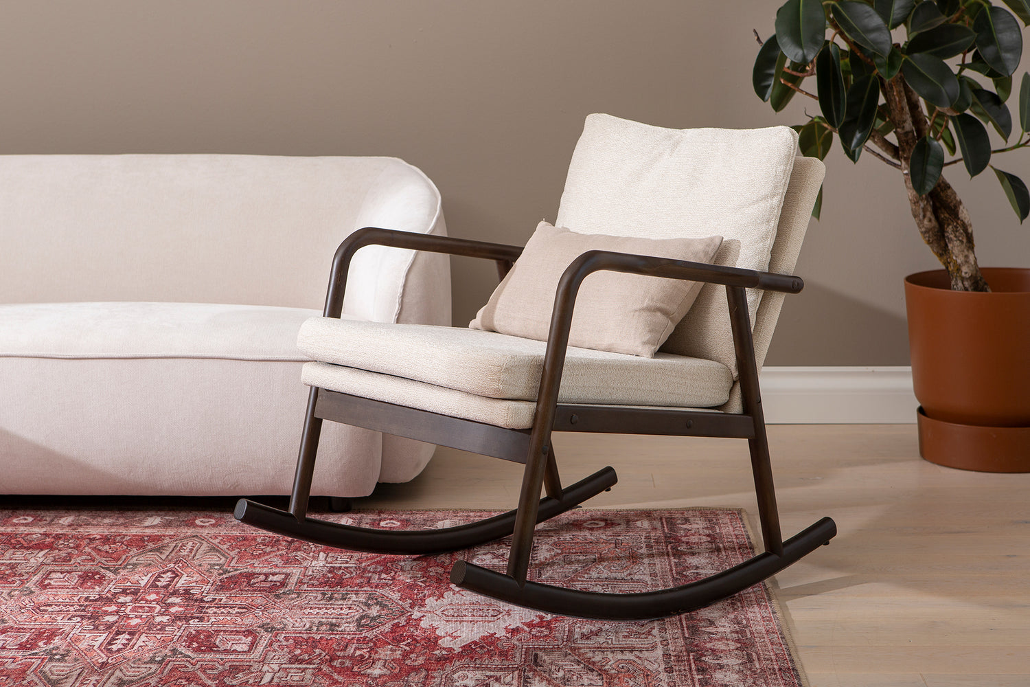 Swan, keinutuoli beige