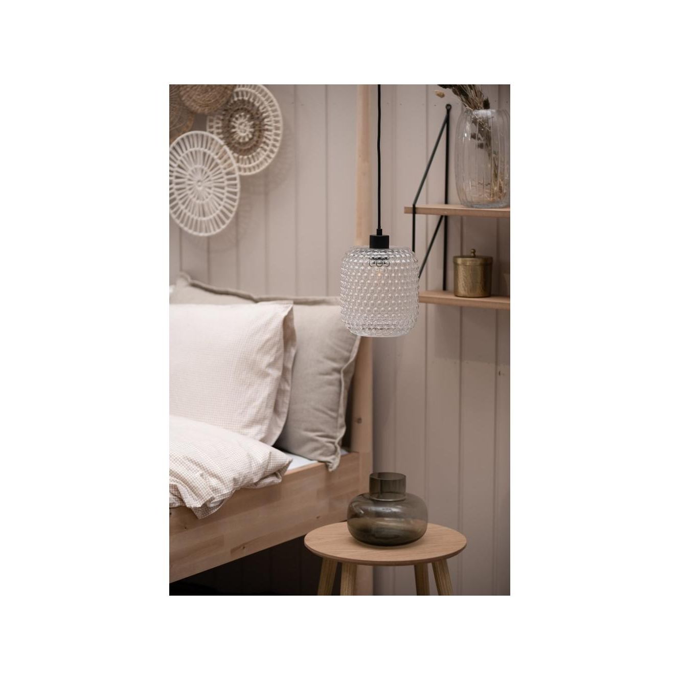 Fanni K Kattovalaisin, Pisara