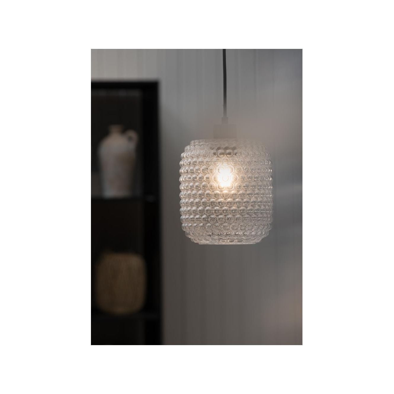 Fanni K Kattovalaisin, Pisara