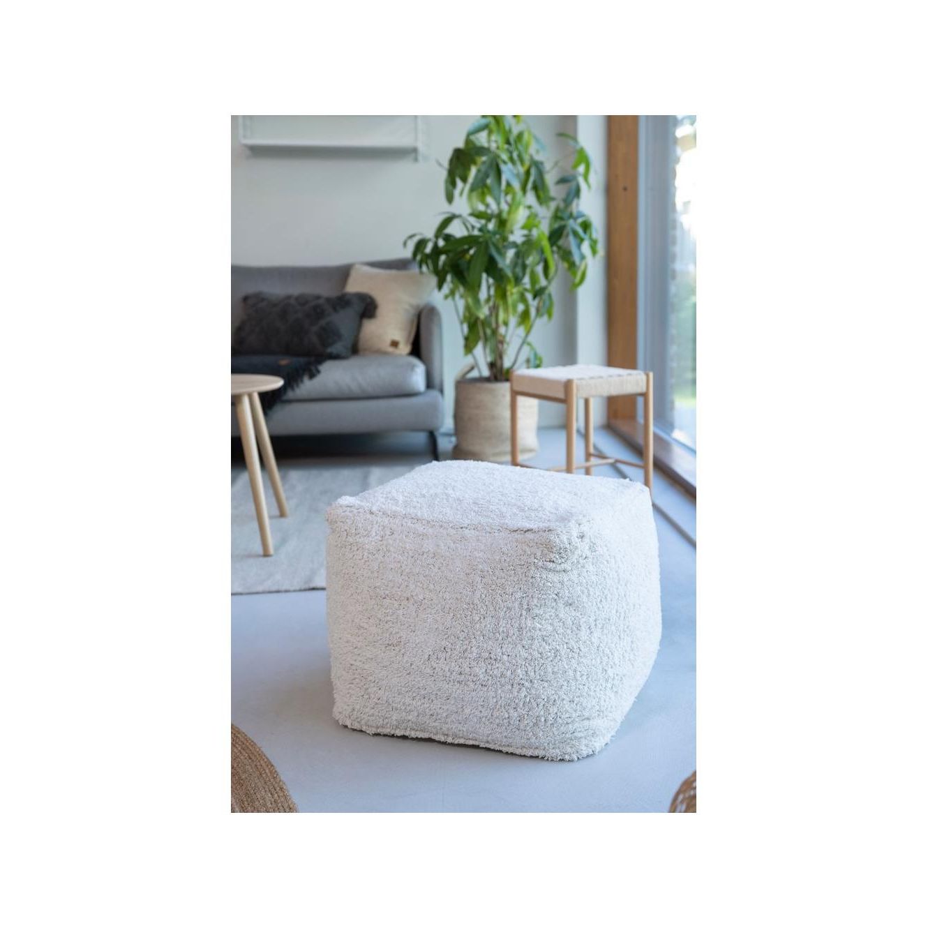 Fanni K Tuff, lattiatyyny