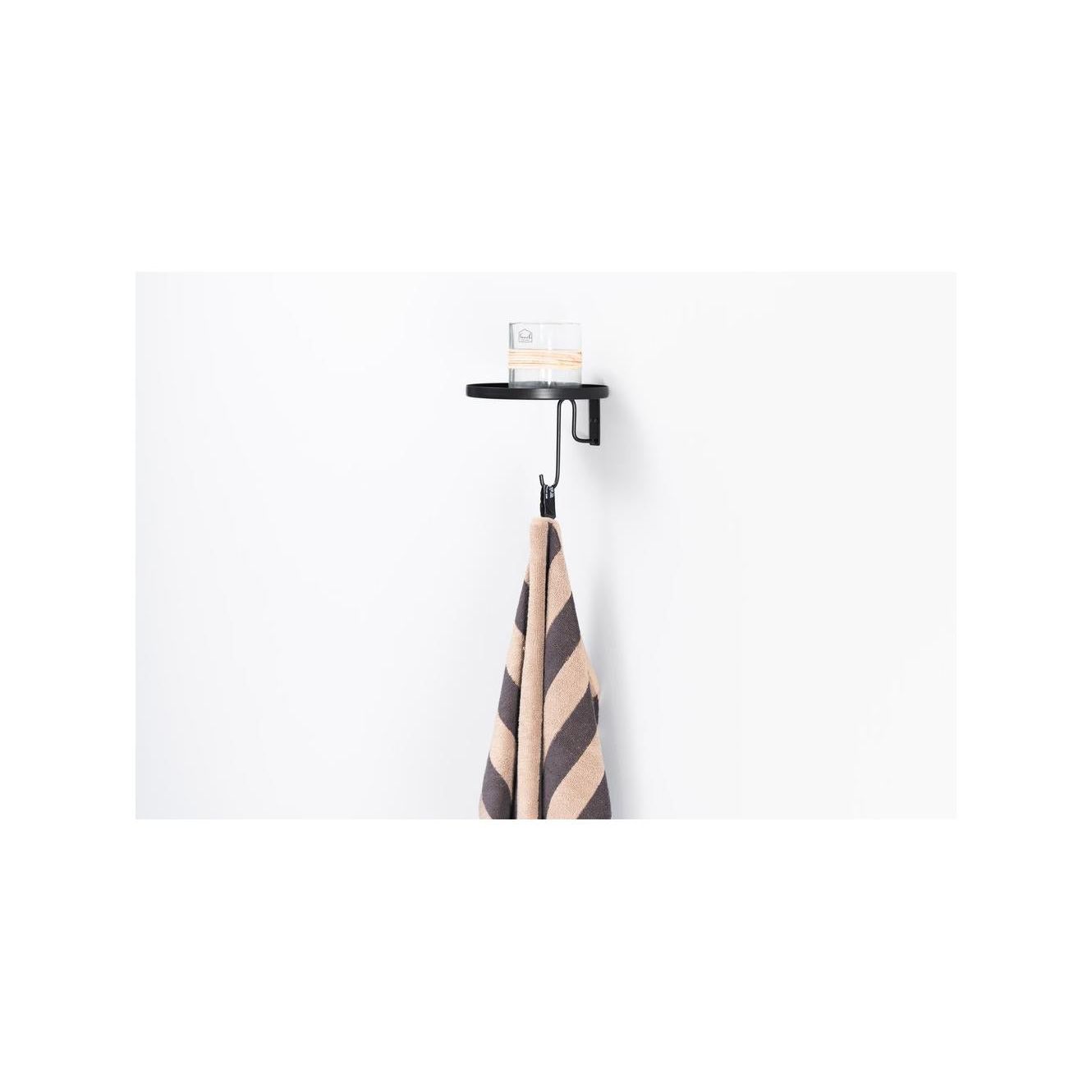 Fanni K Seinähylly Luoto koukulla musta