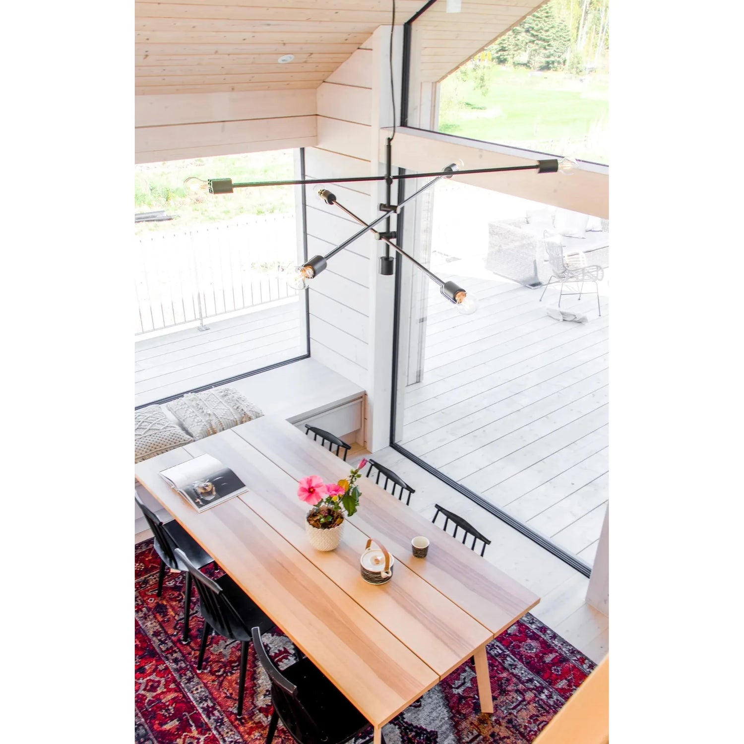 Desiree, 6-os riippuvalaisin