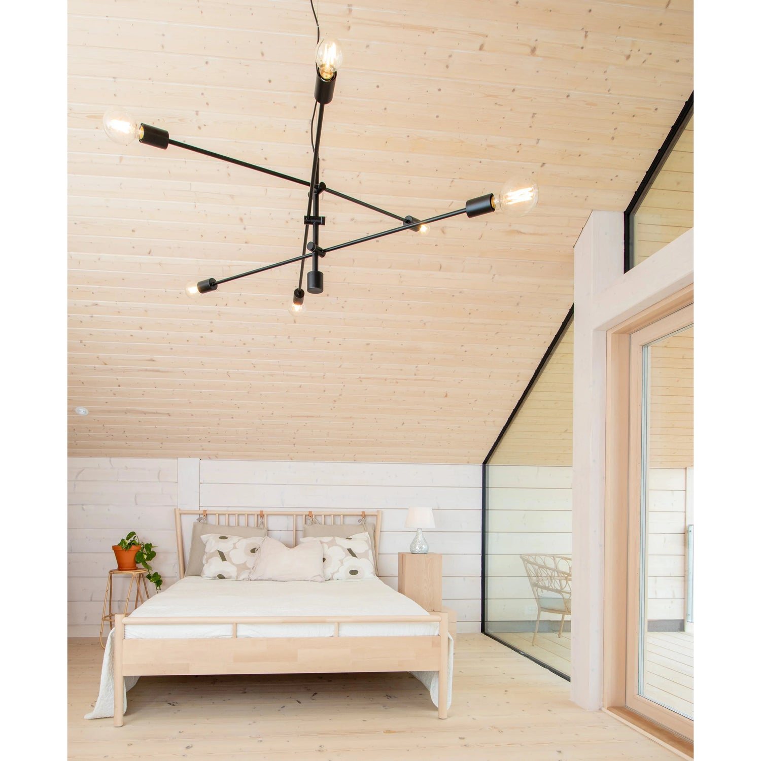 Desiree, 6-os riippuvalaisin