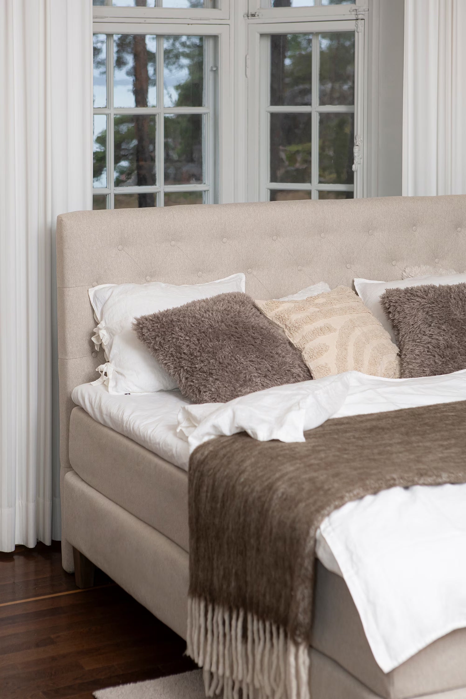 N&L Moon Gold, pussijousitettu jenkkisänky beige