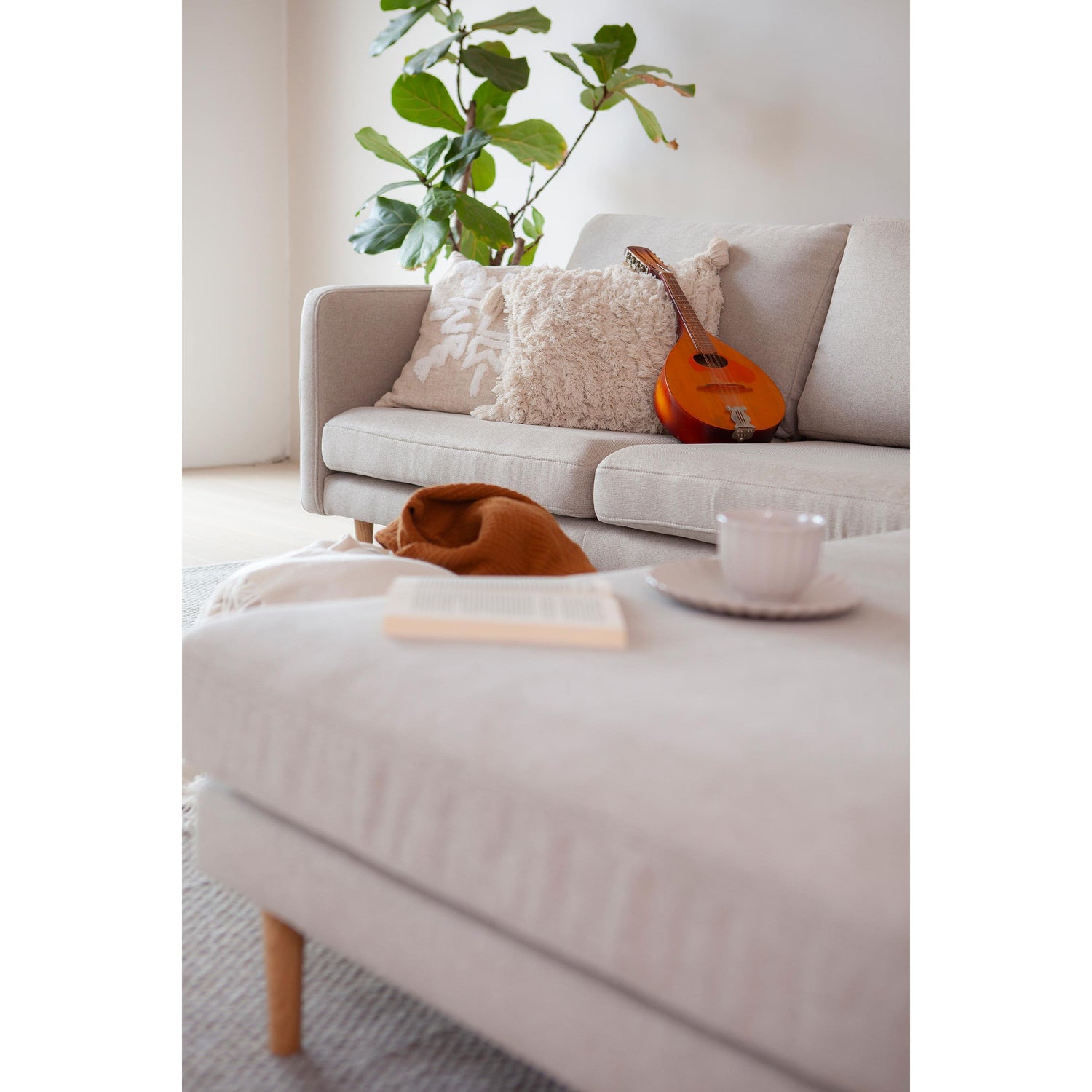 Scandic Collection Copenhagen avokulmasohva, Soro beige-Avokulma sohva-Scandic collection-Ryhdikäs-Tukeva-Skandinaavinen-Finlandia Living