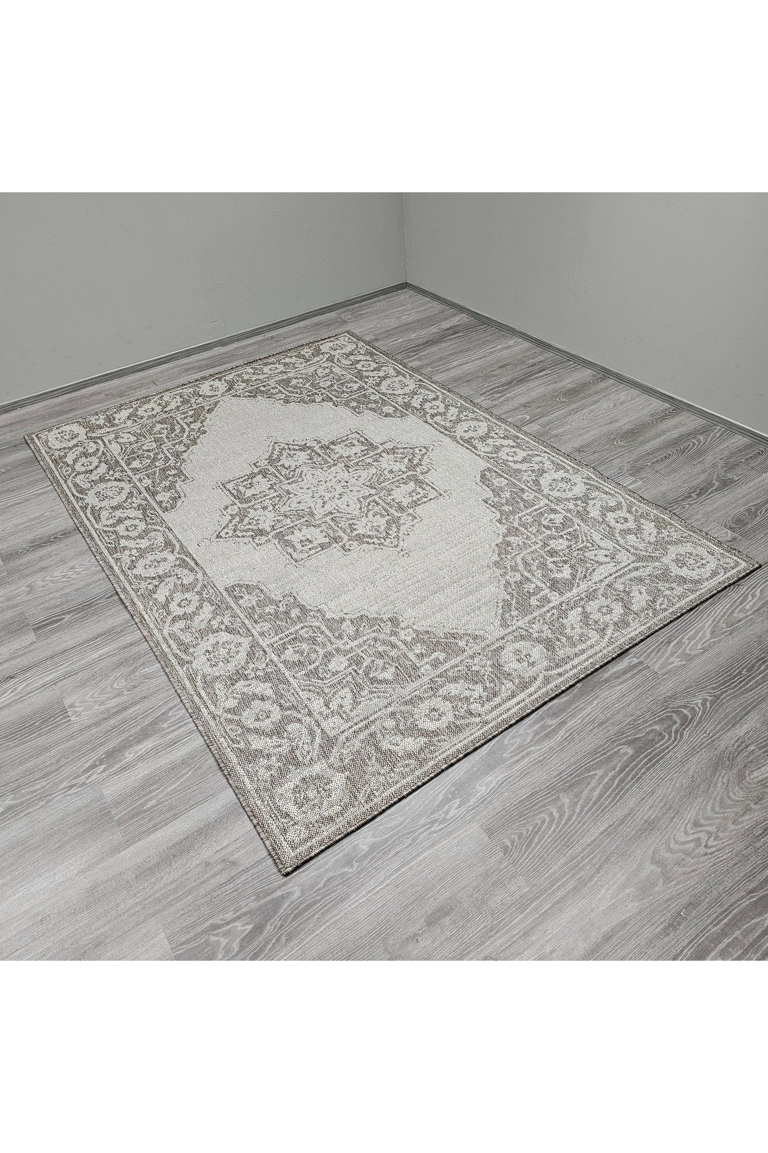 Village's Cecilia matto